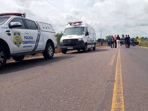 Polícia Científica realiza reprodução simulada de abordagem policial que resultou na morte de adolescente em Arapiraca