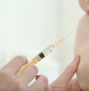 Maceió suspende temporariamente vacinação com doses da Pfizer Baby