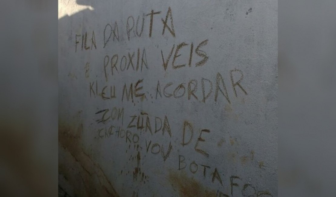 Criminosos que invadiram e roubaram animais de canil deixam ameaça na parede