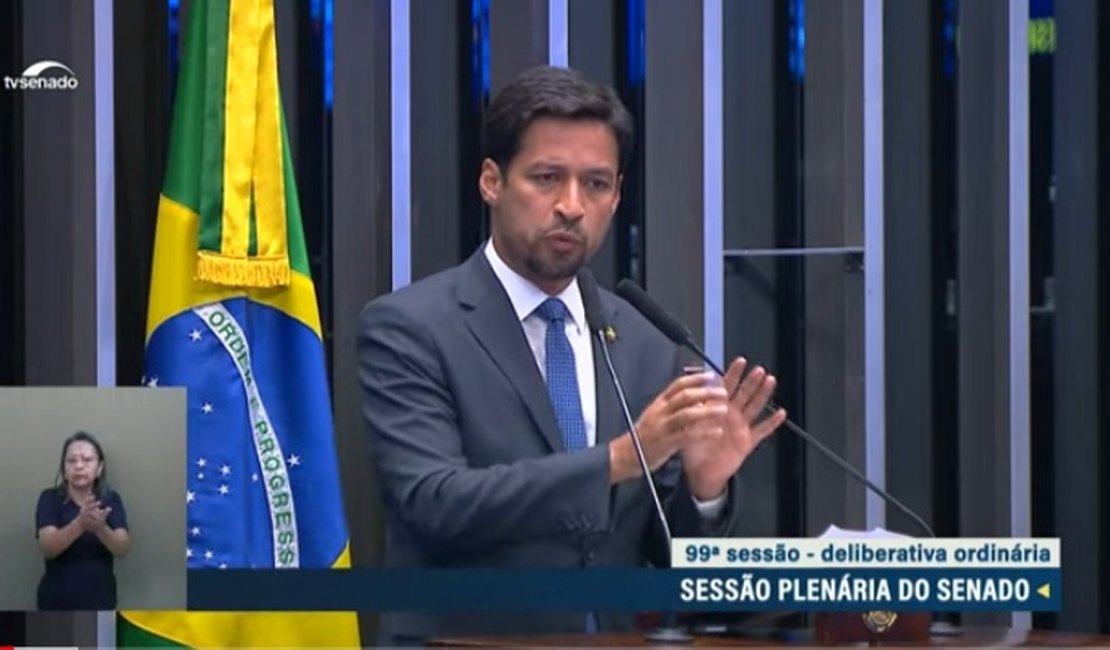 Na tribuna do Senado, um Rodrigo Cunha firme e altivo diferentemente da postura em campanha