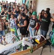 Salário atrasado: educação protesta na Barra de Santo Antônio