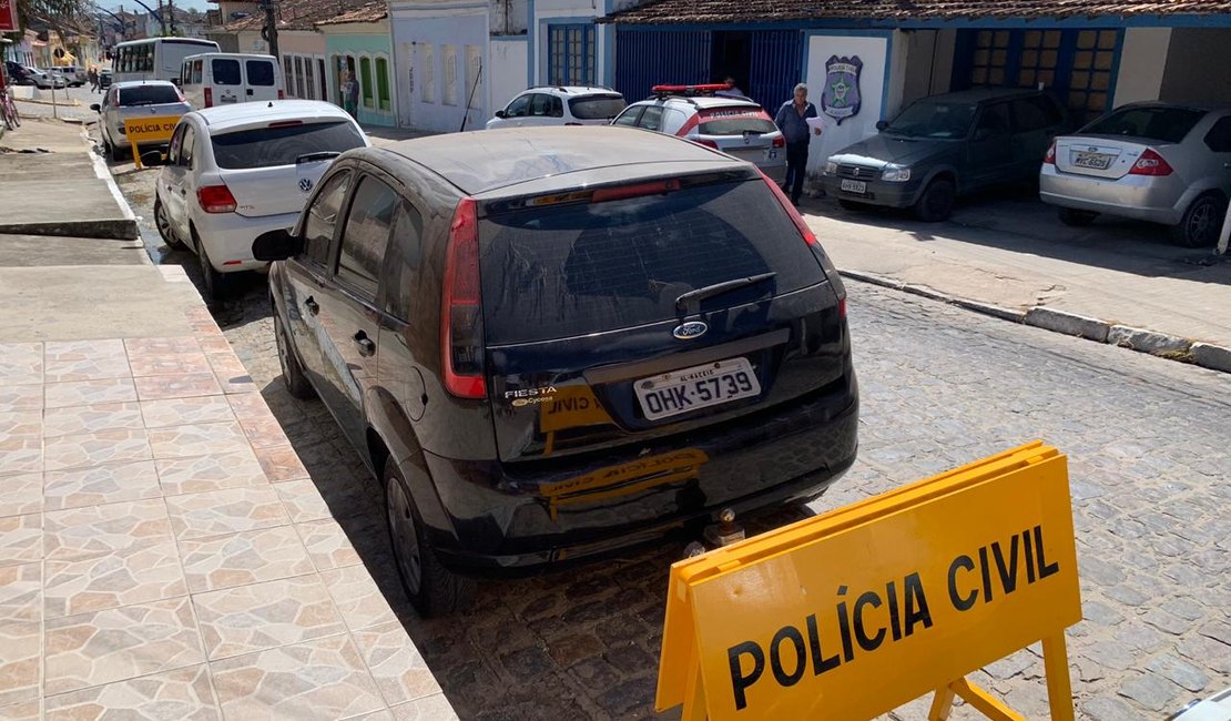 Carro roubado na praia do Francês é recuperado por policiais civis