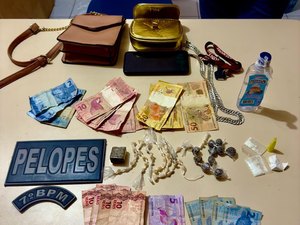 Pelopes prende após denúncia trio traficando drogas em Carnaval de Santana do Ipanema