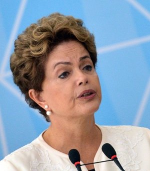 Dilma se diz alvo de complô, reafirma inocência e faz apelo a senadores