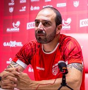Allan Aal esboça time titular para estreia do CRB na temporada