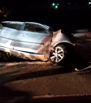 Grave acidente de carro deixa vítima fatal na Barra de São Miguel