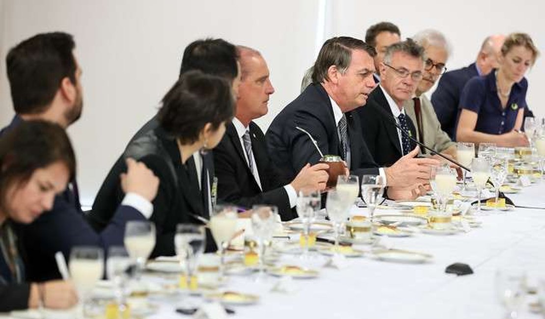 ‘Falar que se passa fome no Brasil é uma grande mentira’, diz Bolsonaro