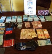 Dupla é presa com mais de R$ 15 mil em notas falsas em Pernambuco