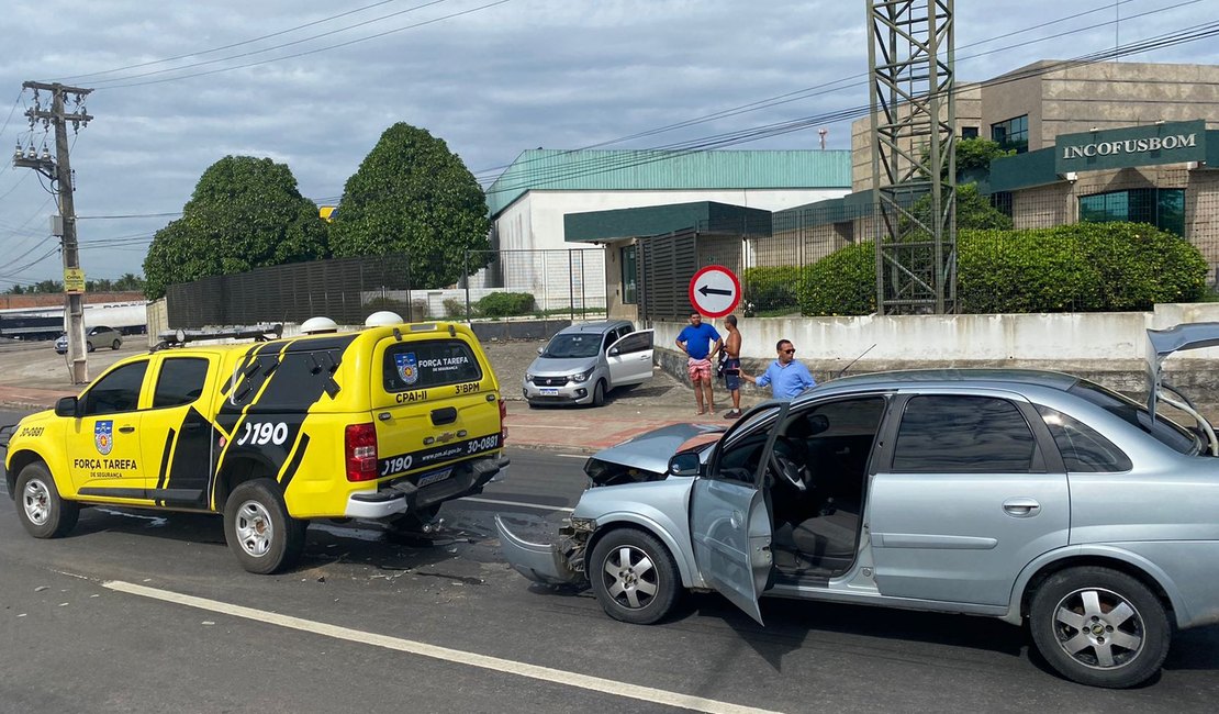 Motorista embriagado é preso após colidir em viatura da Força Tarefa, em Teotônio Vilela