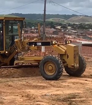 Prefeitura de Matriz de Camaragibe faz limpeza de terreno para construir creche
