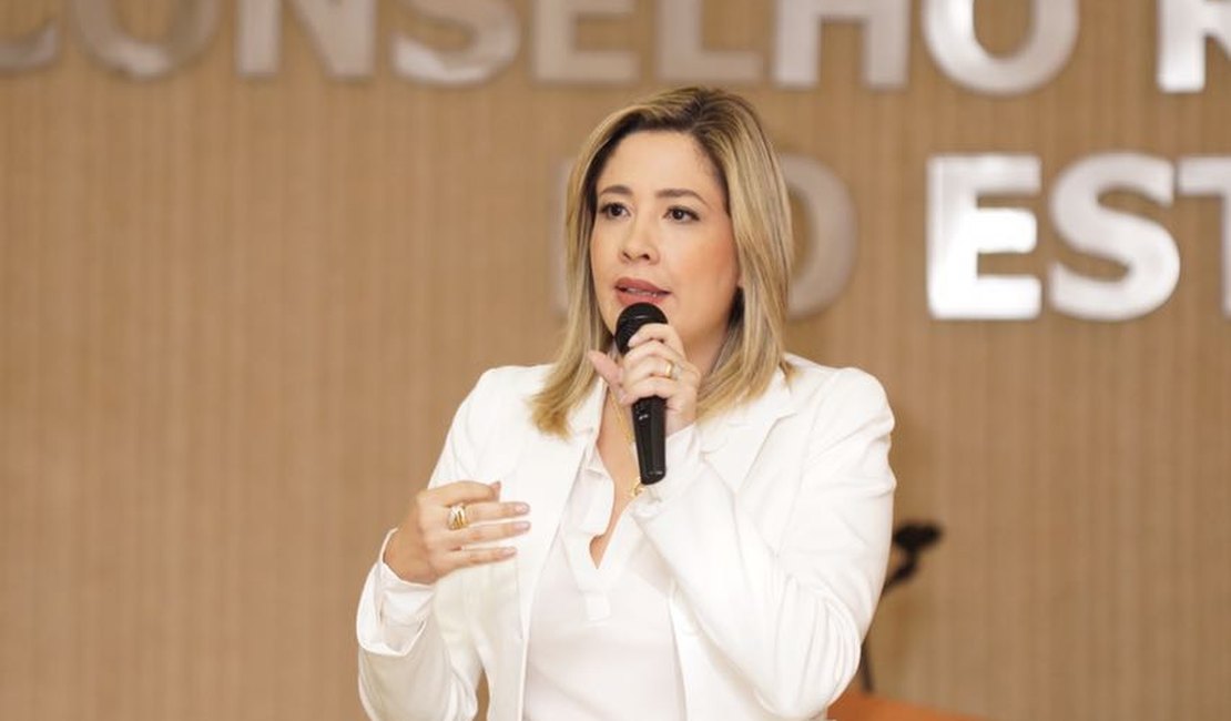 Destaque como Secretária, Izabelle Alcântara Pereira é eleita para Presidir o COSEMS/AL