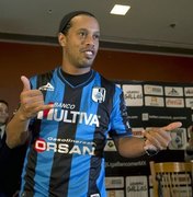 Político pede desculpas a Ronaldinho Gaúcho