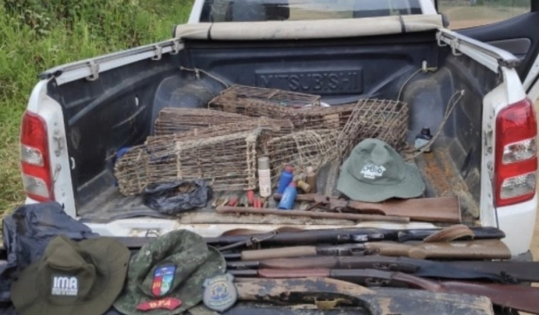 Polícia Militar apreende 14 espingardas e 183 pássaros silvestres durante ação