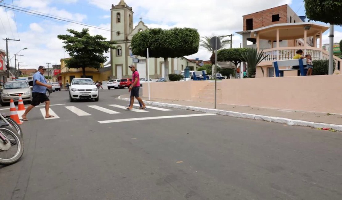 Homem ameaça companheira de morte, quebra carro e agride filho em São Sebastião