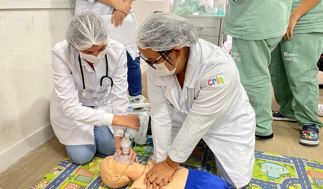 Hospital da Criança de Alagoas promove treinamento para avanço de vida em pediatria