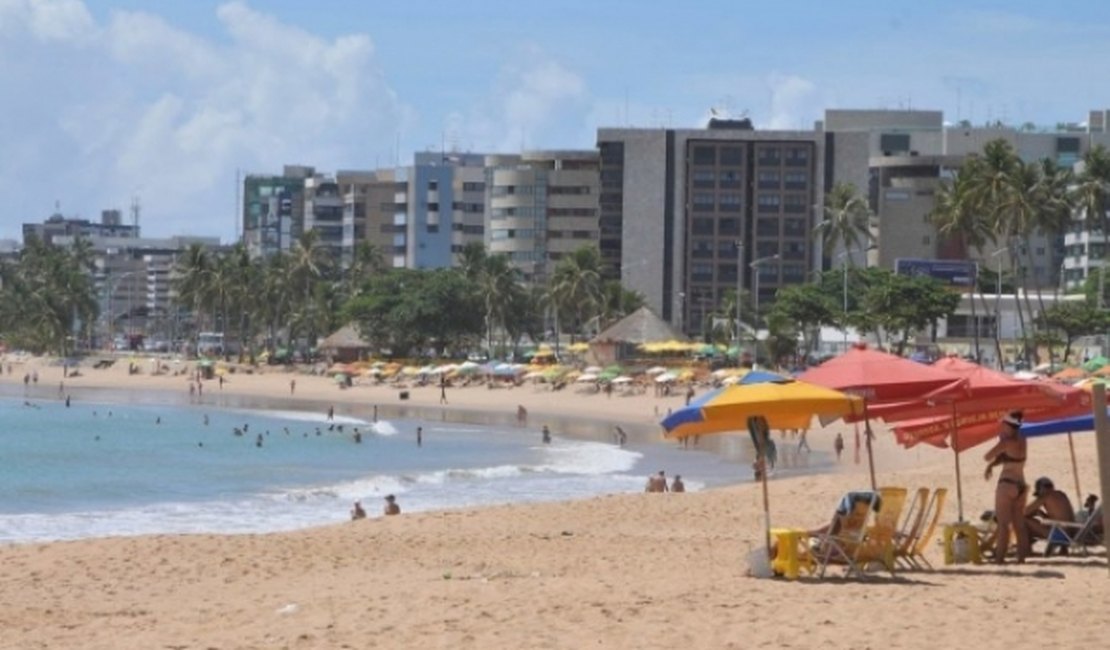 Dezessete trechos de praias estão impróprios para banho em Alagoas