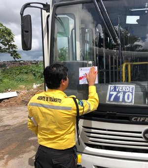 Catraca alta: SMTT fiscaliza ônibus em terminais