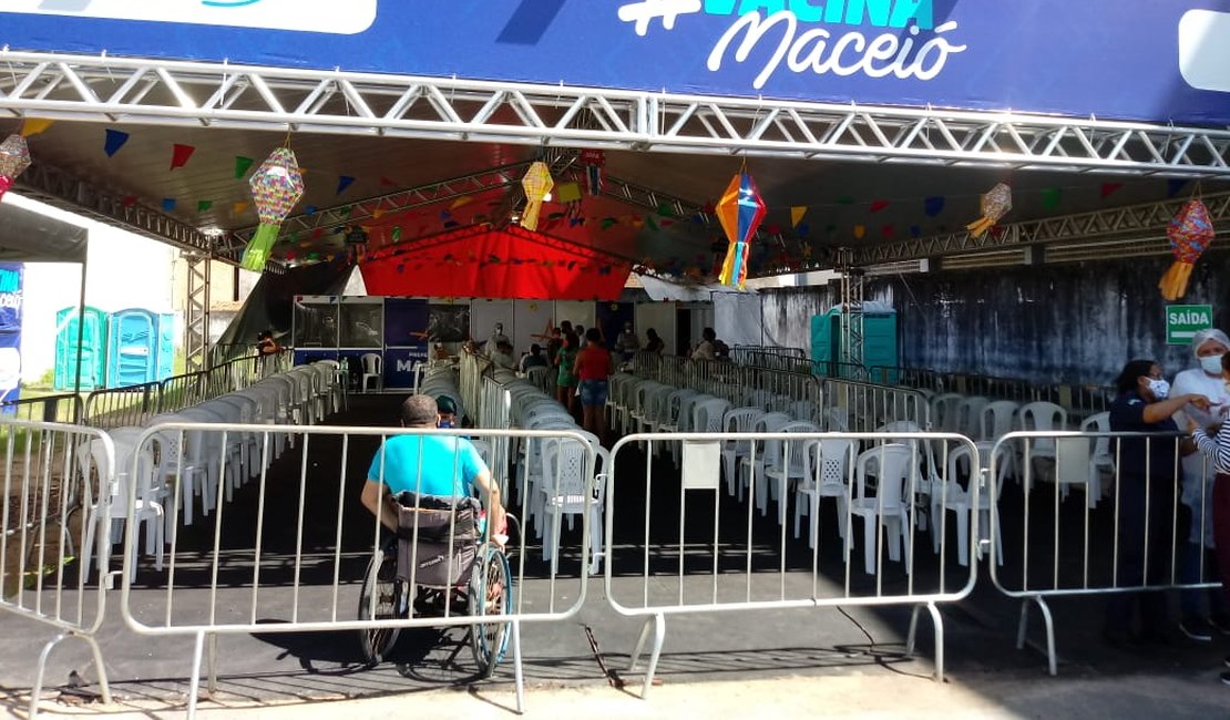 Maceió amplia vacinação contra Covid-19 para pessoas com 34 anos