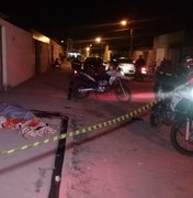 Jovem é assassinado enquanto conversava com amigos 