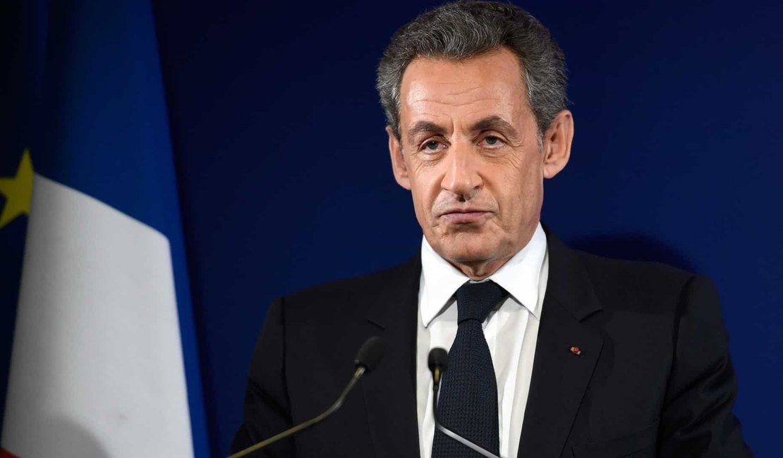 França: Ex-presidente Sarkozy condenado a 3 anos de prisão por corrupção