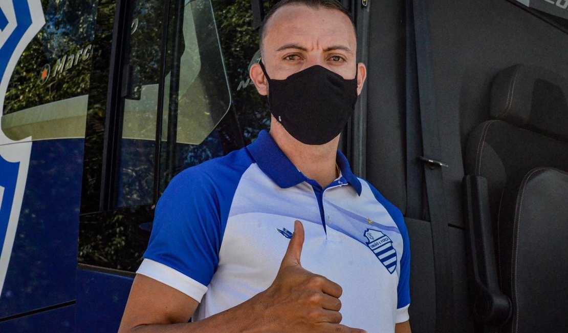Com Paulo Sérgio, CSA embarca para duelo contra o Cuiabá