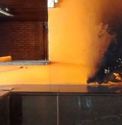 Restaurante tem princípio de incêndio e furto na mesma noite