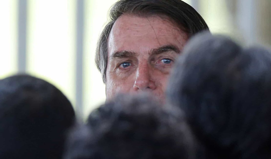 Ciro protocola pedido de impeachment de Bolsonaro; Maia tem 24 casos