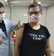 Matriz de Camaragibe inicia vacinação para pessoas de 25 anos