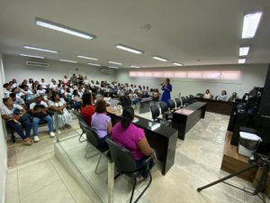 Estudantes participam de bate papo educativo sobre profissões em Maragogi