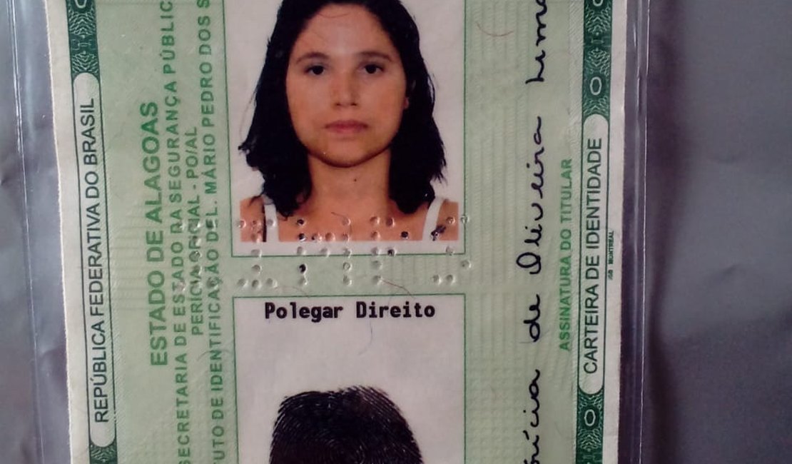 Populares encontram documento perdidos no bairro do Farol