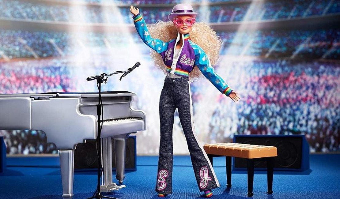 Barbie homenageia Elton John com boneca do cantor: 'Ícone'