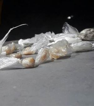 Jovens são presos com drogas escondidas em casa na Ponta Grossa 
