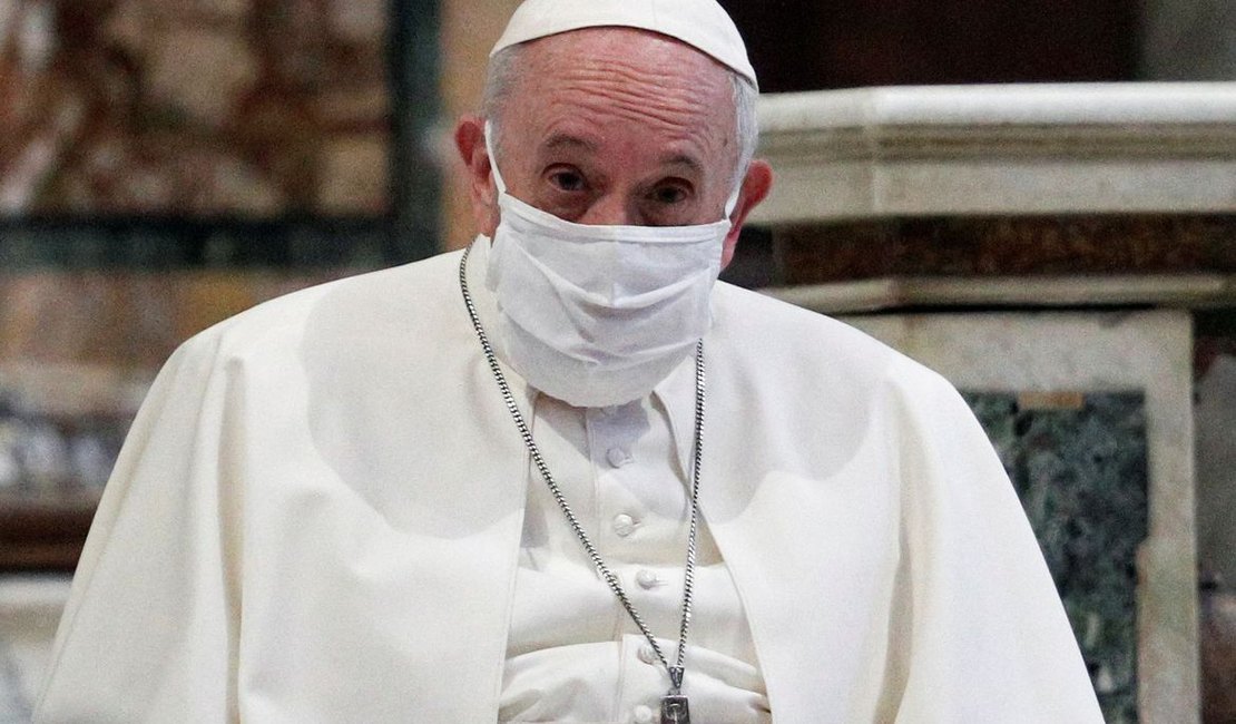 Papa condena ataque 'selvagem' a uma igreja na França