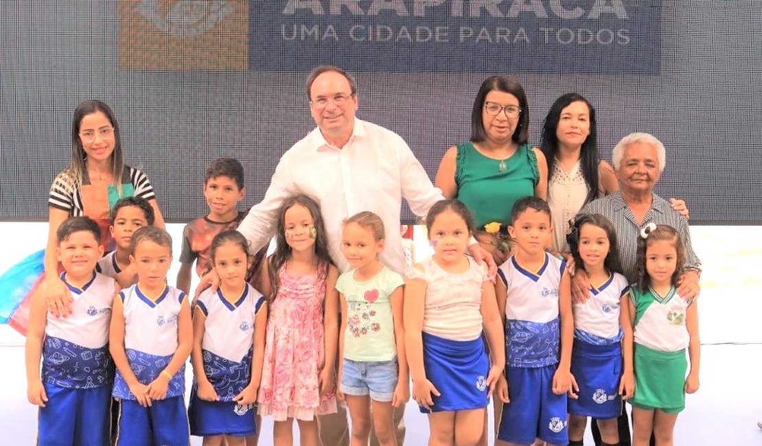 Arapiraca ganhou 12 escolas, 6 unidades de saúde e 78 ruas pavimentadas em 2023
