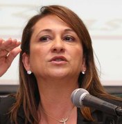 'Kátia Abreu muda de opinião como troca de blusa', diz líder da bancada ruralista