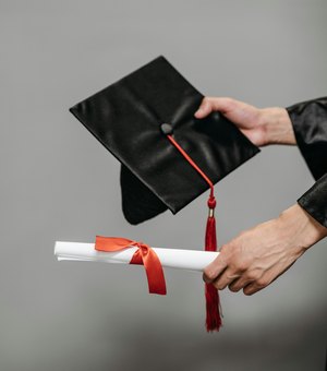Fábrica de diplomas “forma” de advogado a engenheiro em 3 dias