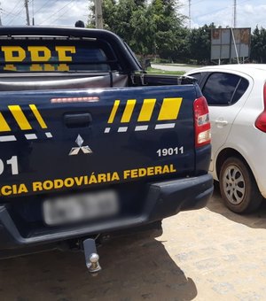 PRF prende suspeito de receptação e recupera veículo roubado na BR 104