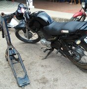 Motocicleta e carcaça são encontradas em matagal na zona rural de Arapiraca