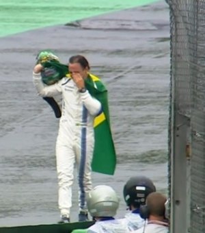 Massa encerra última corrida no Brasil da carreira e sai aplaudido da pista