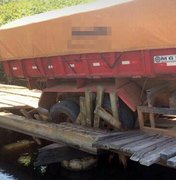 Jequiá: Ponte desaba parcialmente durante passagem de carreta