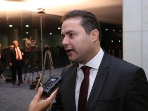 Governador de Alagoas anuncia concursos para a Segurança e Educação