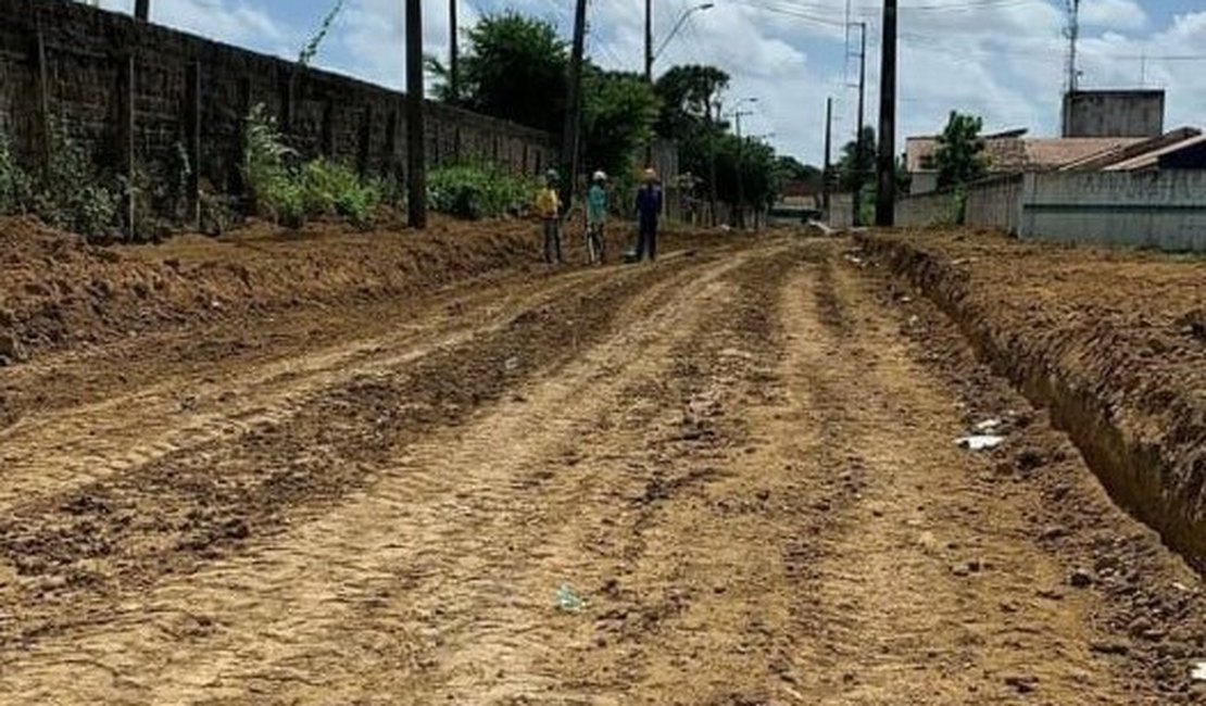 Rui Palmeira vistoria obras do Nova Maceió no Clima Bom