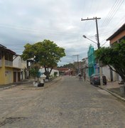 Cinquentinha é abandonada no Centro de Japaratinga