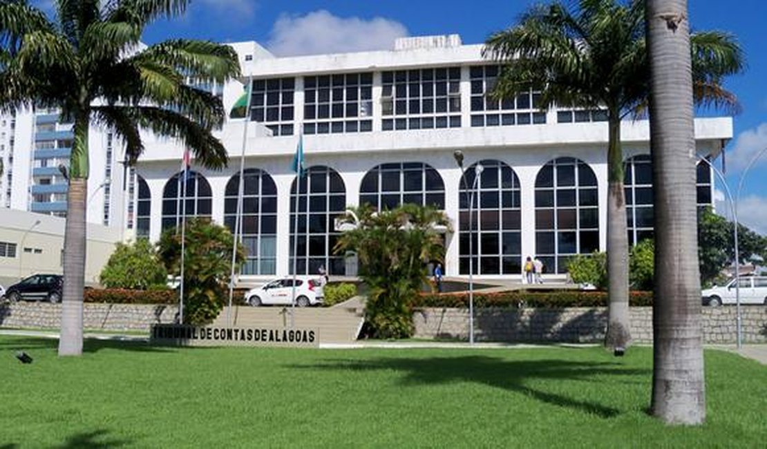 Contratos firmados entre prefeituras e escritórios de advocacia são irregulares