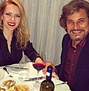 Edson Celulari janta com a namorada na sexta-feira santa