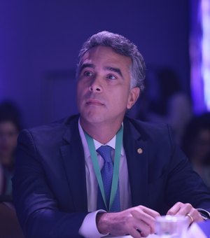 Rafael Brito é novo presidente da Frente Parlamentar Mista da Educação