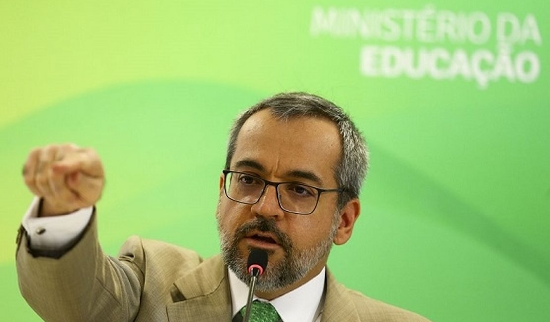 Congresso se movimenta para adiar prova do Enem