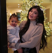 Filha da Kylie Jenner de 2 anos ganha 'casa' de presente de Natal
