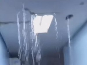 Após chuvas, pacientes denunciam vazamento de água pelo teto do HGE