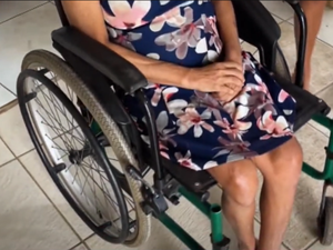 Família de mulher vítima de AVC pede ajuda para conseguir cadeira de rodas motorizada